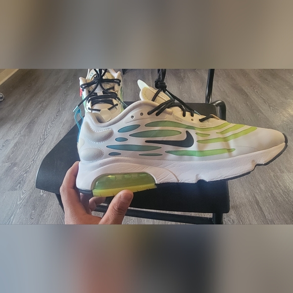 MENS NIKE AIR MAX EXOSENSE SE CV3016 100 SIZE 9 man's - Picture 7 of 10